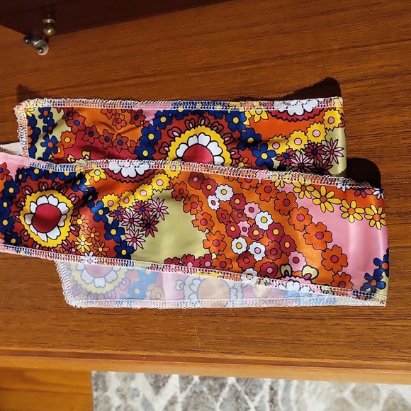 Halloween 🎃 Hippy Chick Costume Flower Power 60's 70's Small NWOT - Picture 10 of 10